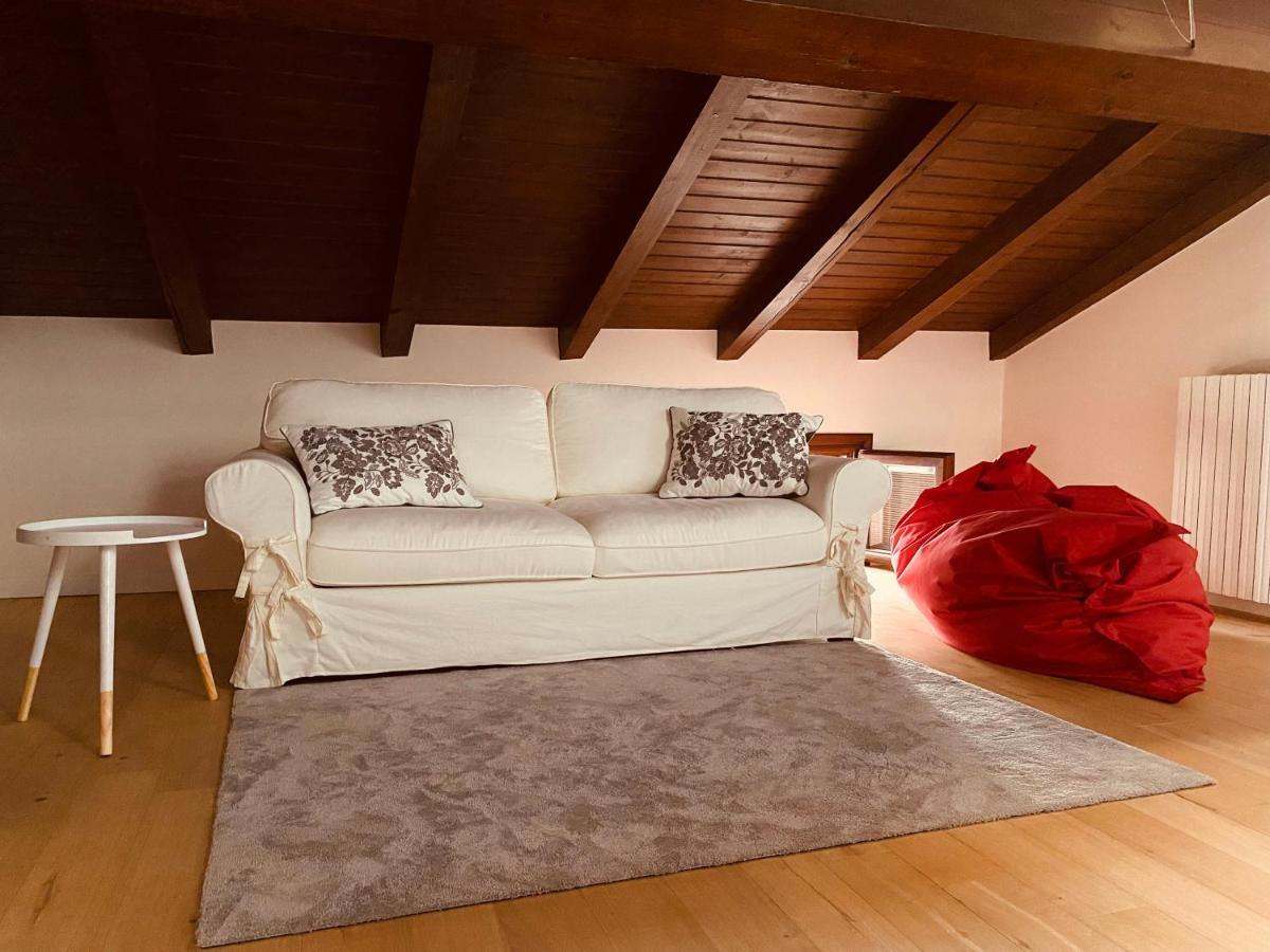 Il Salotto Sul Rio Apartment Mantova Exterior foto