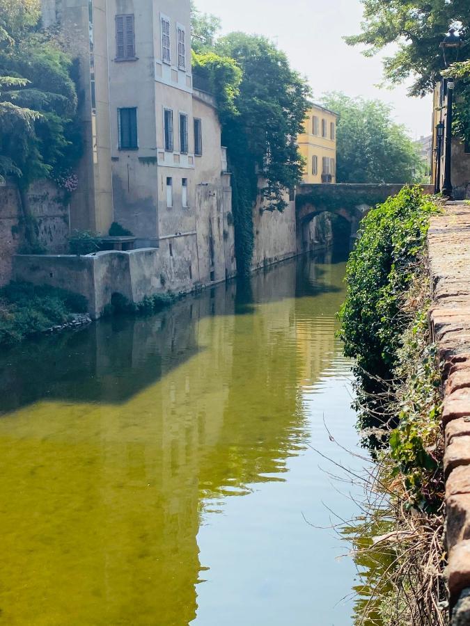 Il Salotto Sul Rio Apartment Mantova Exterior foto